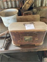 Old radio lunchbox granite ware & miscellaneous