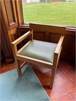 Oak Altar Chair (58 cm W x 75 cm H x 54 cm D)
