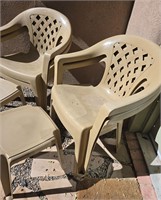Heavy duty Plastic Outdoor 4 chairs and 2 tables.