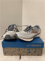 Brooks Size 6 Womens Walking Shoes