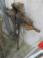 leg vise