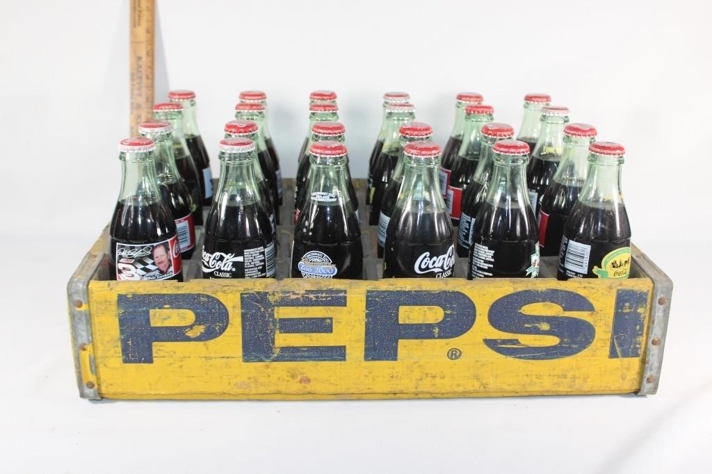 VTG Pepsi crate with glass Coca Cola bottles