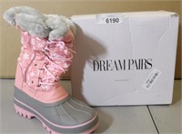 Dream Paris Pink Snow Boots Size 6