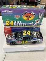 Jeff Gordon #24 DuPont / Looney Tunes 2001 Monte