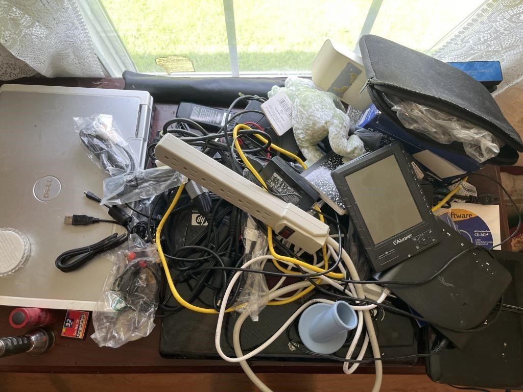 Electronics lot - UNTESTED - Dell computer, HP