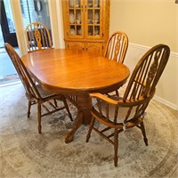 OAK DINING TABLE WITH 6 CHAIRS AND LEAF