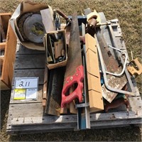 Saws, levels, saw accessories