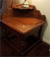 Lamp or end table heavy pine