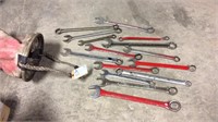 Quantity Of  Box End Wrenches Up To 1 Inch And 5/8