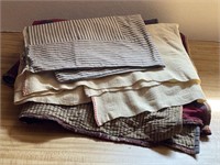 Vintage quilt and blanket lot