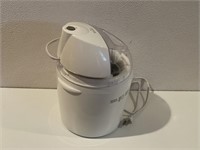 Electric ice cream maker