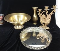 Décoration laiton & métal: plateau, vase, bougeoir