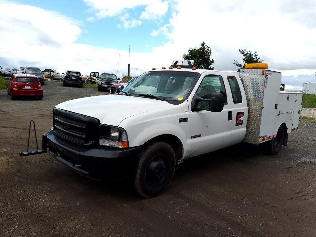 2004 Ford F350 XL SD S/A Utility Truck