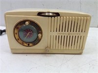 Vtg GE Model 519 Radio/Alarm Clock  Plastic