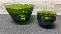NOTE Vintage Green Glass Bowl With Smaller Bowls/