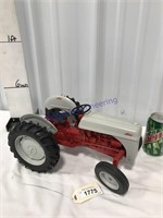 ERTL Ford  1/8 scale toy tractor