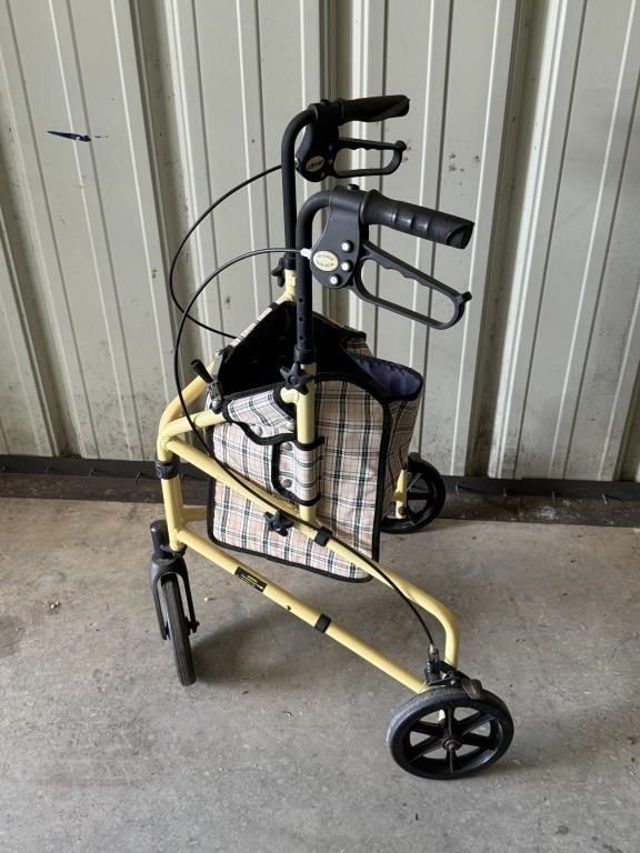 3 WHEELED WALKER WITH BRAKES