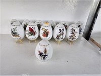 12 Danbury Mint porcelain songbird eggs