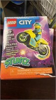 (3)LEGO City Stuntz Cyber Stunt Bike