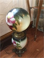 Large decorative lamp with metal base. Electric