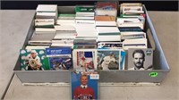 LARGE COLLECTION OF NHL MLB TRADING CARDS