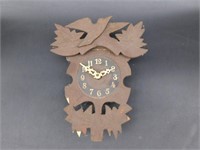 WALL CLOCK VINTAGE ANTIQUE COLLECTIBLE