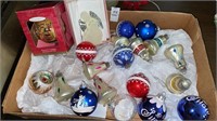 Vintage - Christmas ornaments - box lot