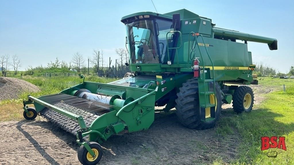 OFFSITE: 1999 JD 9610 Combine