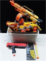 LARGE COLLECTION OF NERF GUNS W/ACCESSORIES