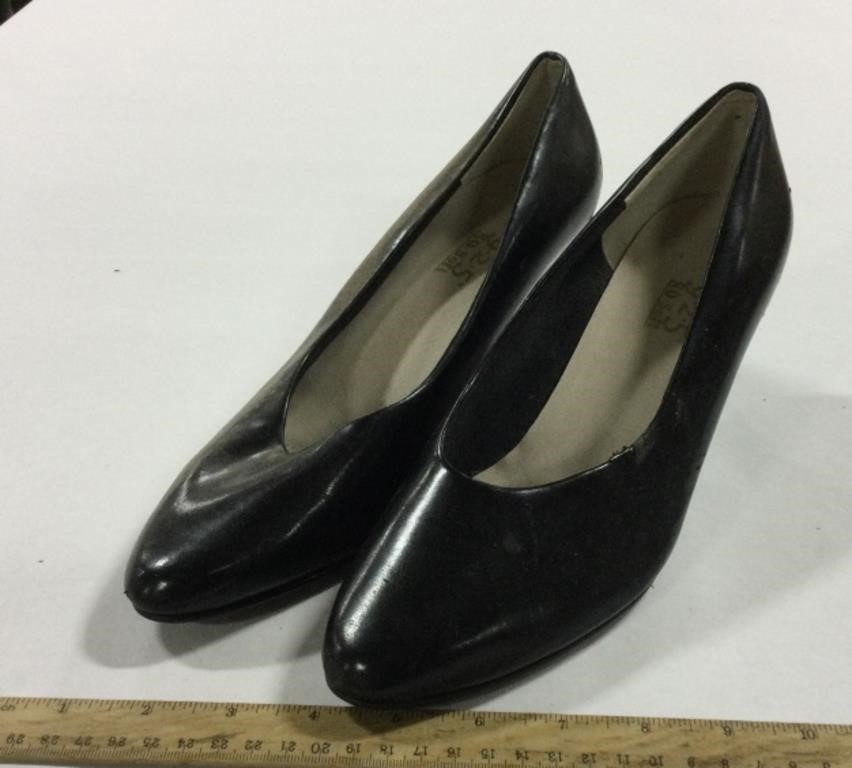 925 So Soft heels size 12