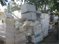 4 pallets of toilets