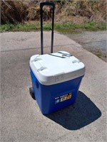 NEW IGLOO 60QT COOLER ON WHEELS