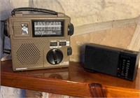 Wind-up and batt powered radios OFFSITE PU