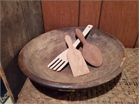 Primitive wooden bowl, utensils