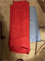 2 rectangle table cloths