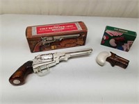 Avon Colt Revolver + Derringer After Shave Guns