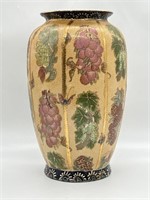 Beautiful VTG Chinese Porcelain Chinoiserie Vase