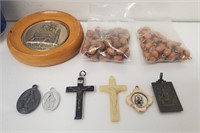 VTG religious lot, rosaries, medals...