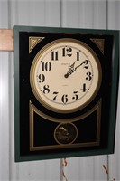 Spartus quartz battery wall clock 17" X 21"