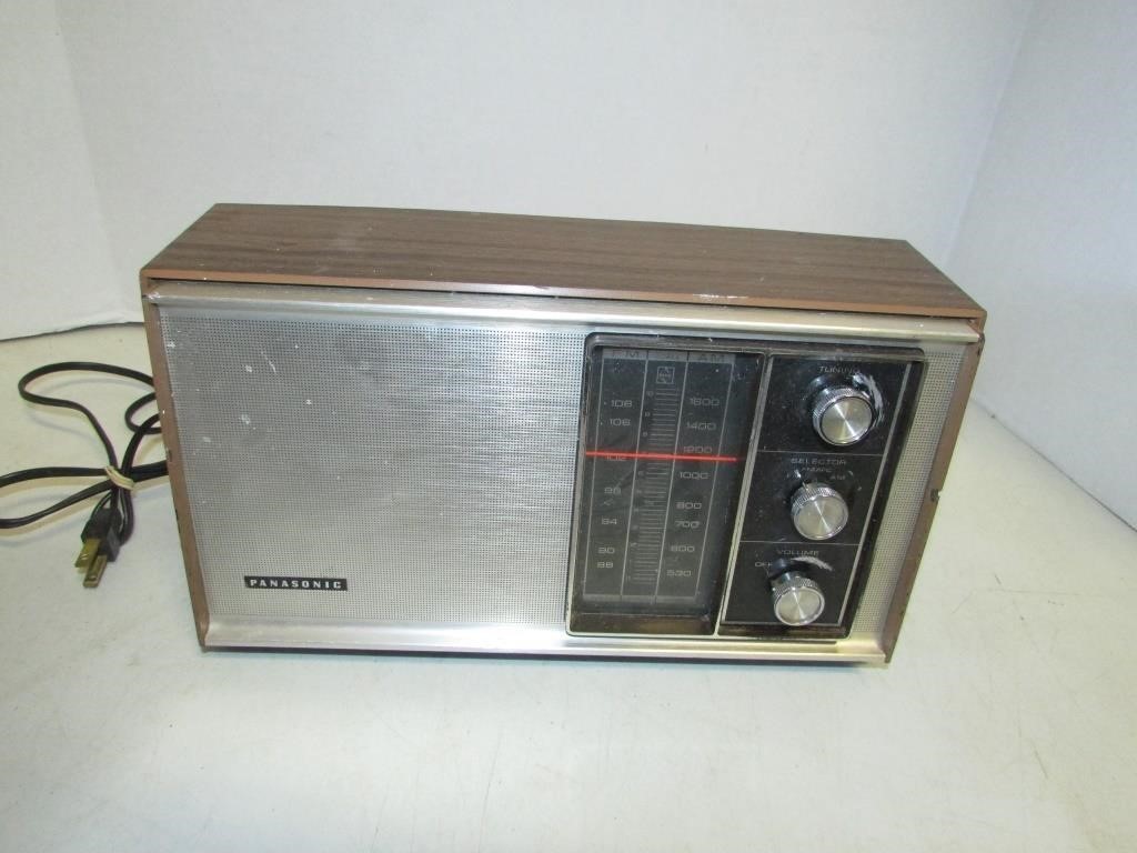 Vintage Panisonic AM, FM Radio