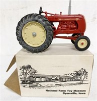 1/16 Cockshutt 40 Tractor with Box,1986