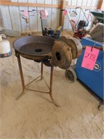 Vintage hand crank coal forge 19" pan (froze up)