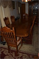201: Dining Room table 2 leafs 6 chairs 96"