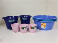 Three Plastic Dish Pans And Five Plastic Planters