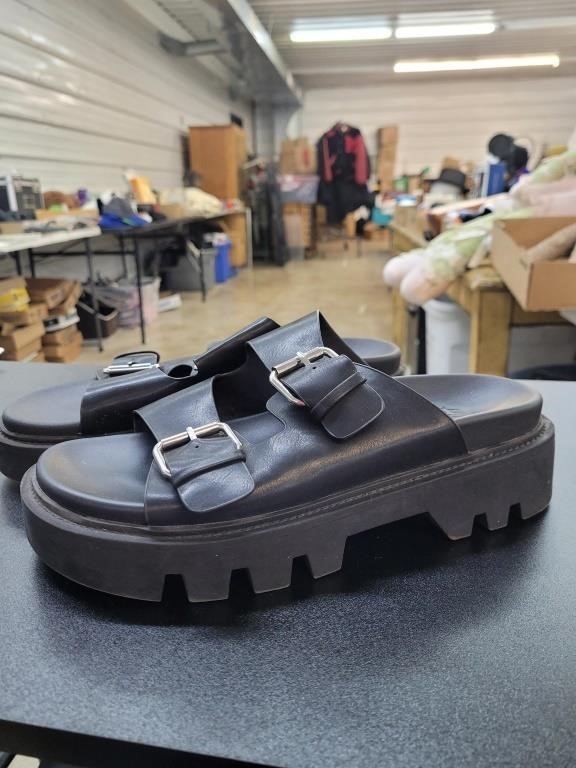 Hm sandals size 8.5