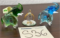 T - LOT OF 3 GLASS FIGURINES (S36)