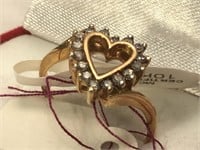 10K Gold Heart ring with 16 Diamonds - size 6.5 -