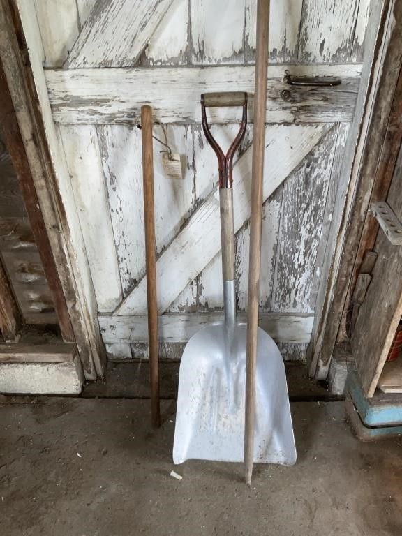 Grain shovel, walking stick, handle