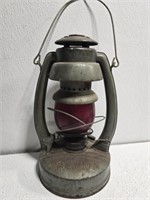Vintage Belknap HDW oil lamp