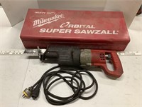 Milwaukee orbit super sawsall with case